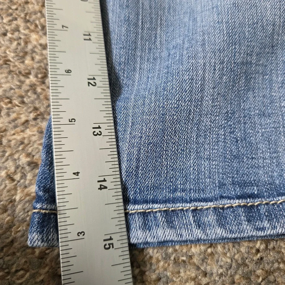 Silver Jeans Co Tuesday Bermuda‎ Denim Womens 26 Light Wash Low Rise Distressed